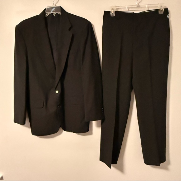 Towncraft Men’s Two-piece Black/Dark Gray Suit Wool Blend Vintage 44R 34 x 31.5